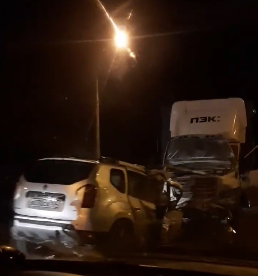 Четыре авто столкнулись в тумане на севере Волгограда (ВИДЕО)